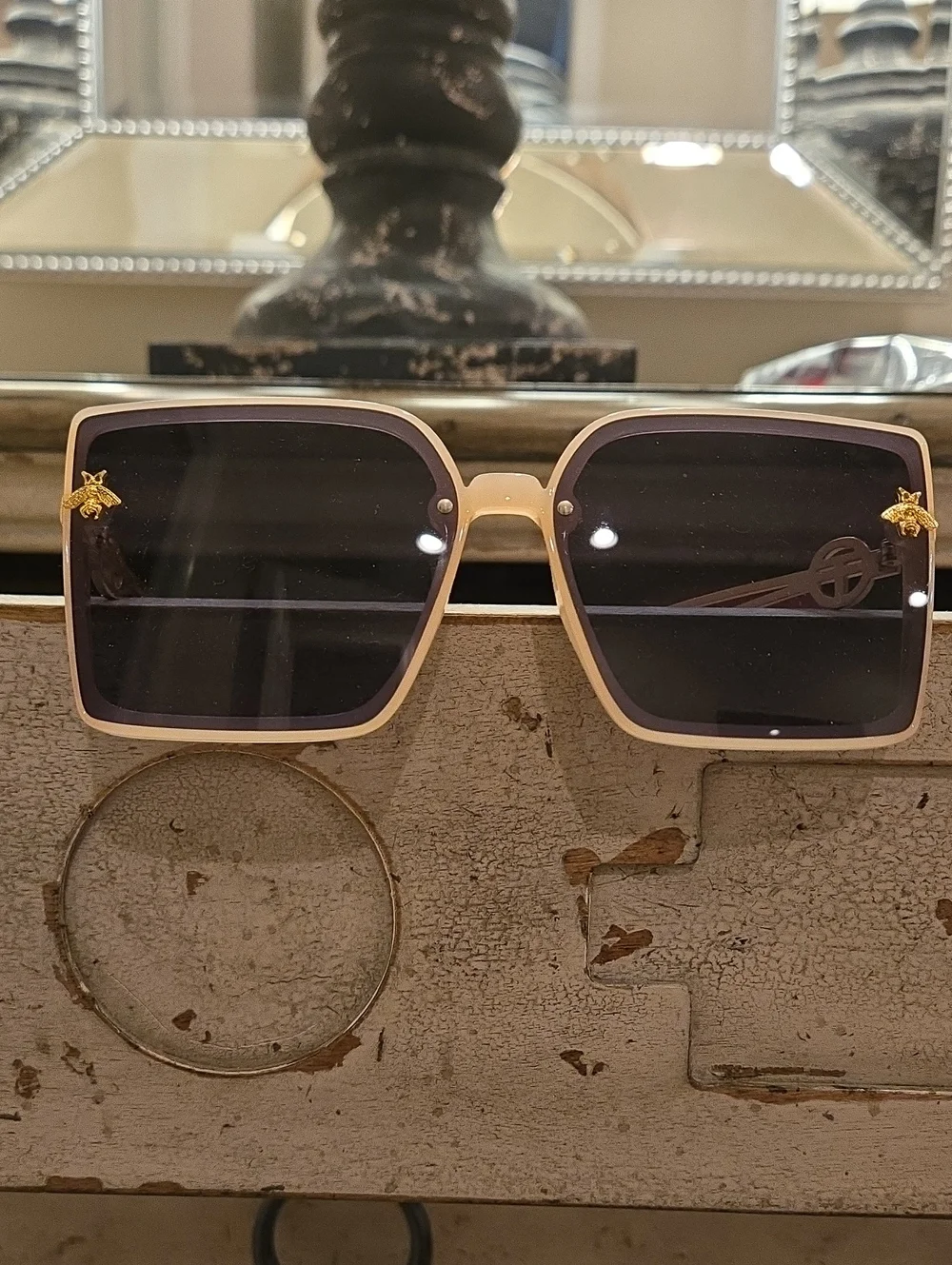 Bee pink glitter Bling detail square trendy fashion sunglasses. Great quality.